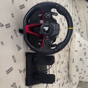 RWA Hori Gaming Steering Wheel with Pedals
